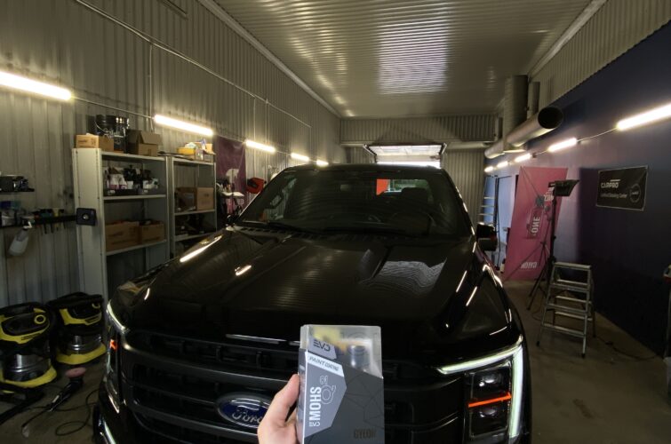 alt="Ford F150 mobiilne keraamika paigaldus kodus"