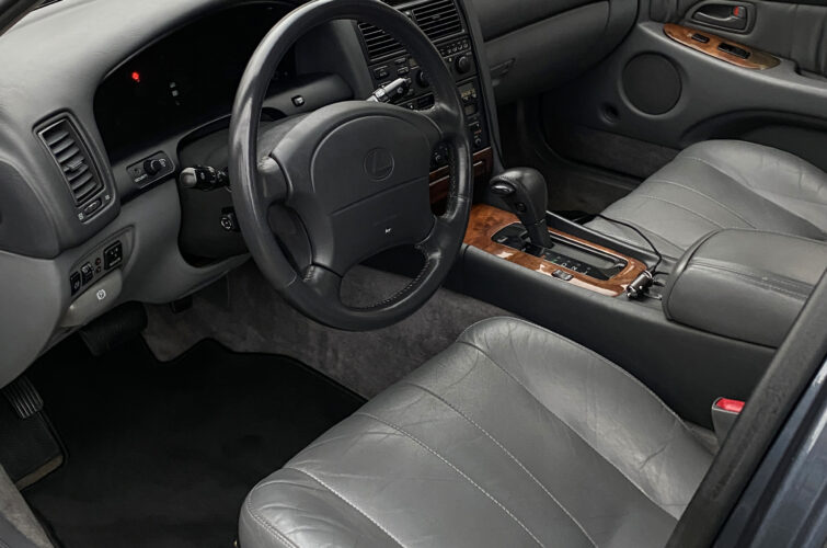 GS300 sisepesu